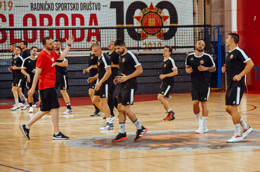 Crveno-crni počeli pripreme za novu sezonu, trening obavila 22 igrača