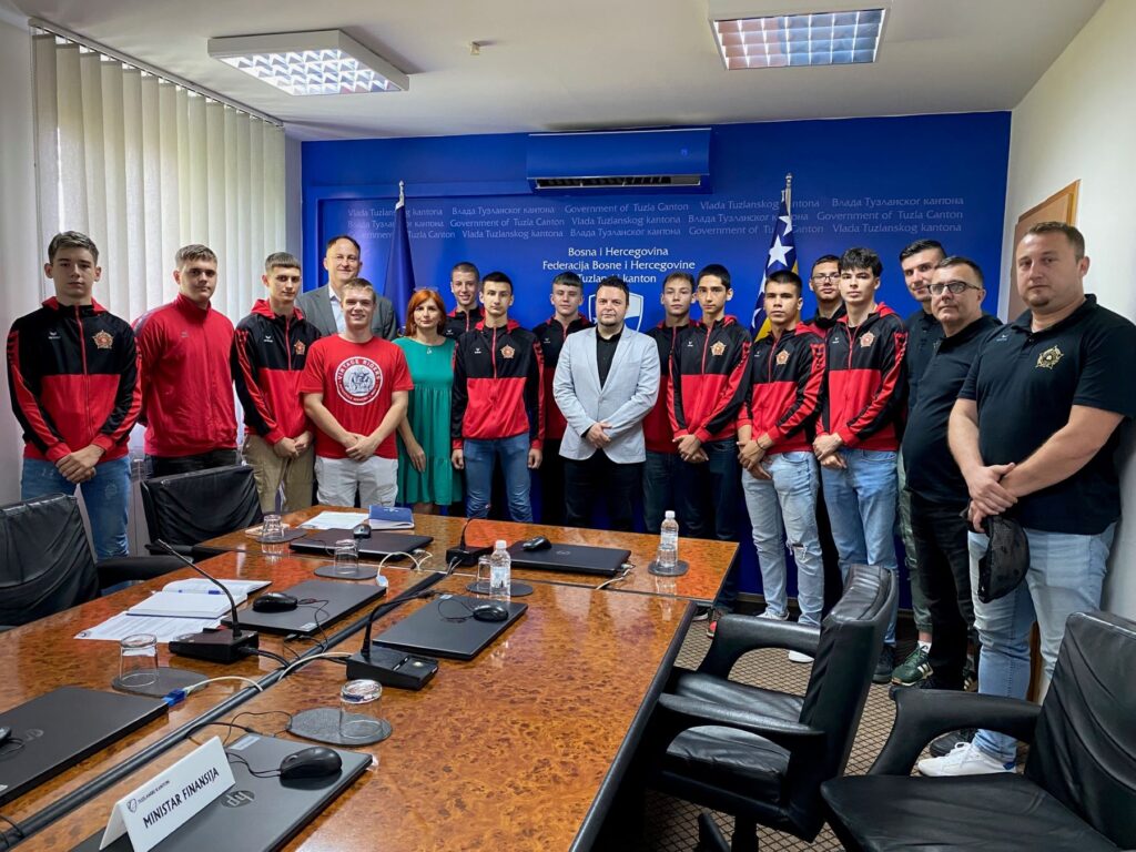 U Ministarstvu za kulturu, sport i mlade Tuzlanskog kantona upriličen prijem za državne prvake